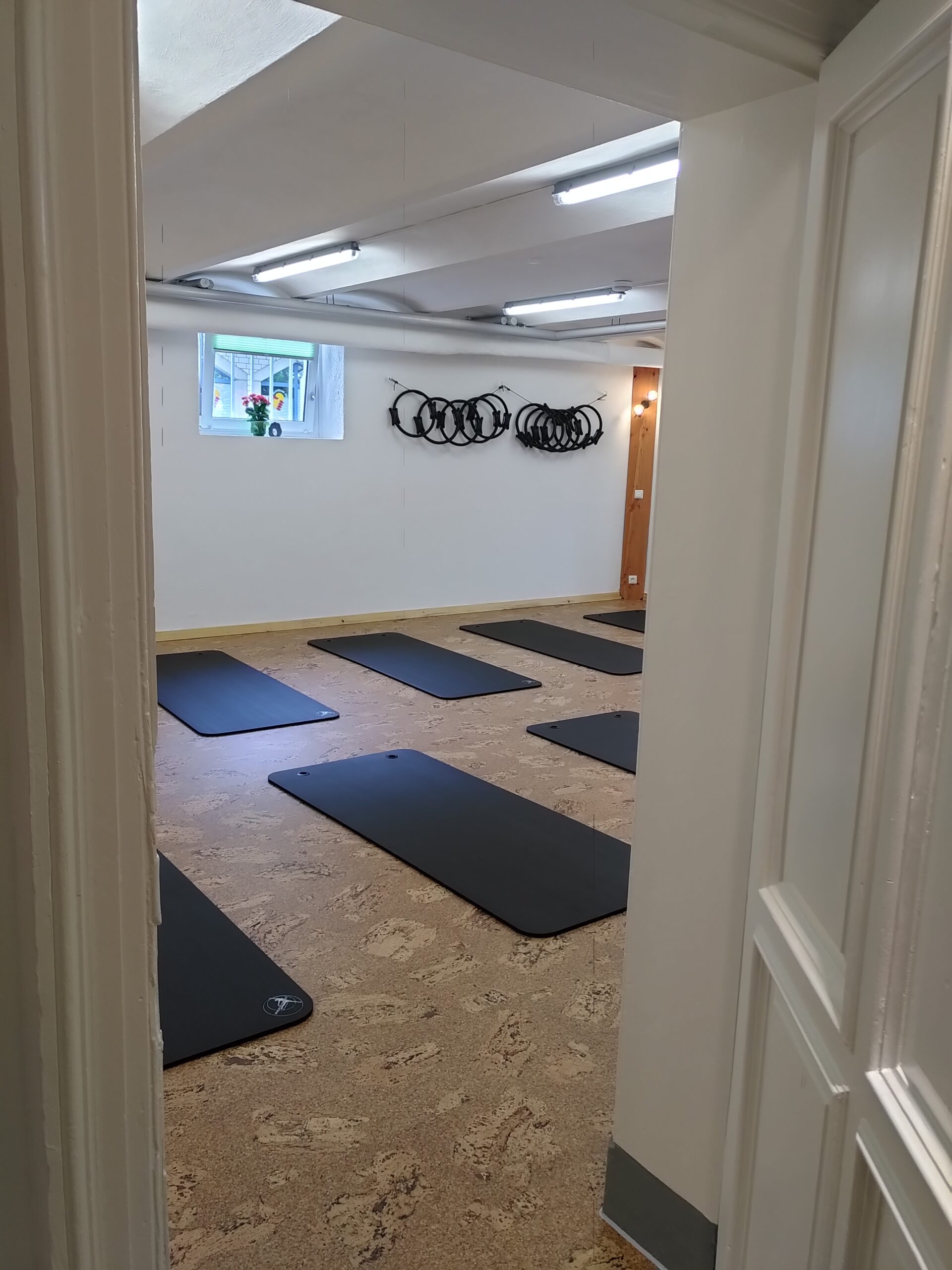 Pilates-Studio von Flex & Fokus mit Matten und ruhiger Atmosphäre